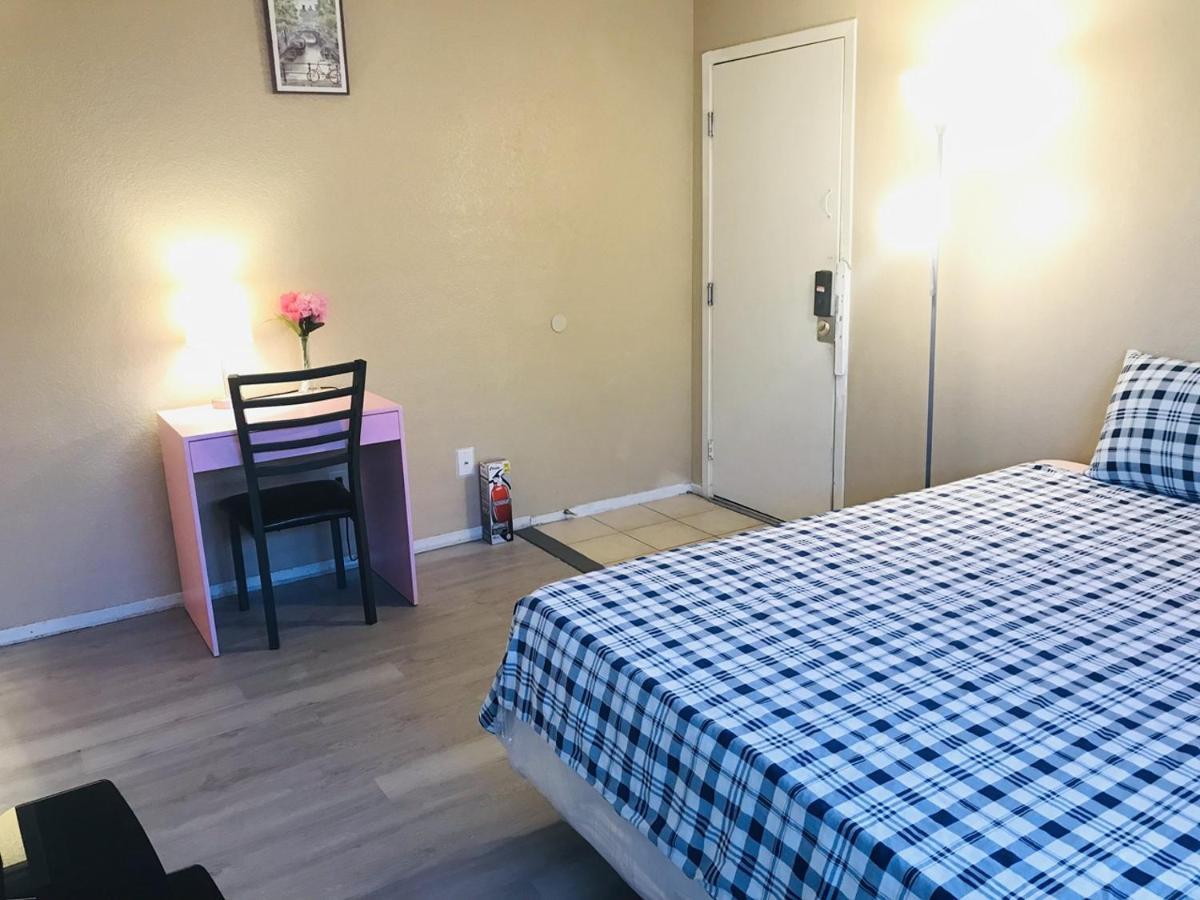 Independent Bedroom With Private Bathroom#2 ラスベガス エクステリア 写真