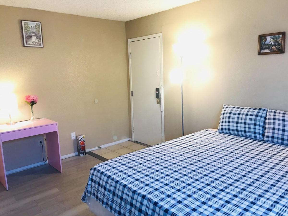 Independent Bedroom With Private Bathroom#2 ラスベガス エクステリア 写真