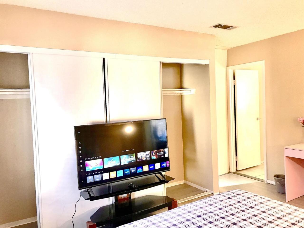 Independent Bedroom With Private Bathroom#2 ラスベガス エクステリア 写真